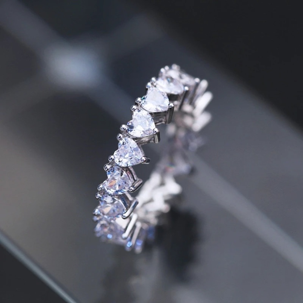 ❤️ Heart Shaped Cut Eternity Wedding Diamond Band - Picture 6 of 8